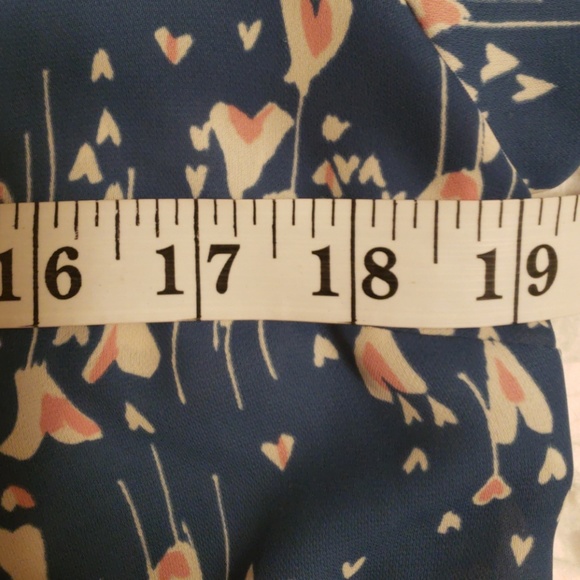 2/$10 LC Lauren Conrad blouse size medium - Picture 4 of 7